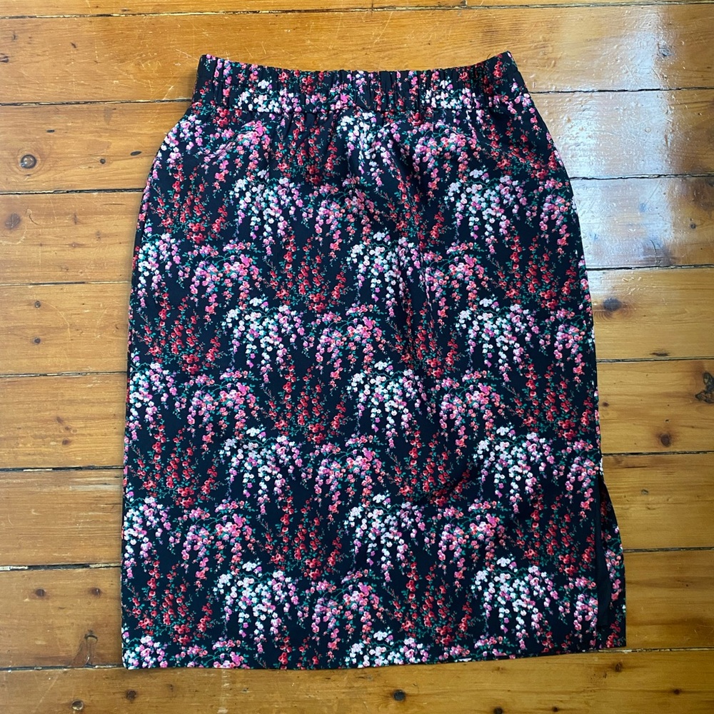 J Crew floral skirt with elastic waist and pockets